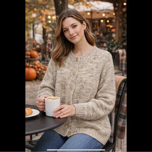 Med/Lg Ivory/Gray Marled Hand Knit Cardigan Unique Square Acrylic Buttons Crew